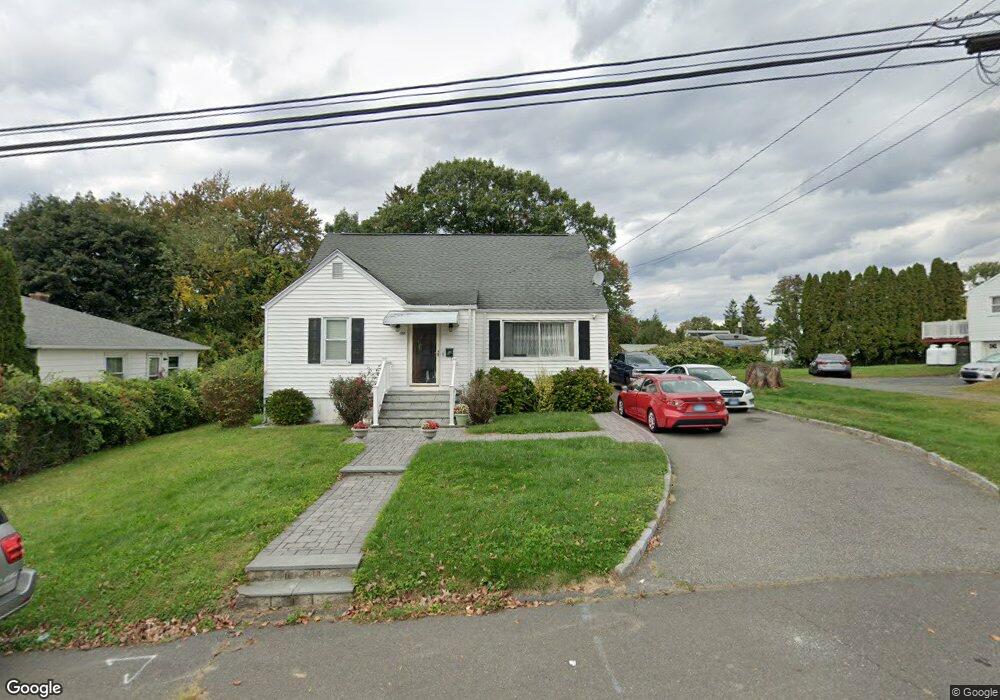 122 Highland Dr, Waterbury, CT 06708 - photo 1