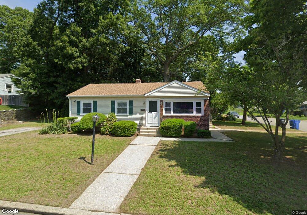 2 Davis Ct, Cranston, RI 02910 - photo 1