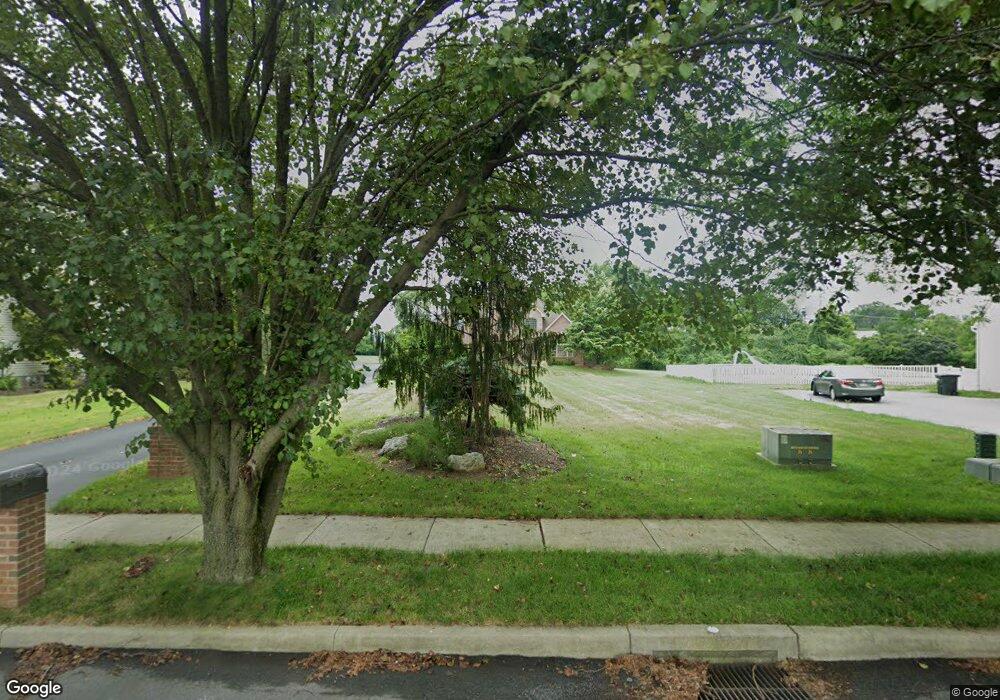 2723 Halleck Dr, Whitehall, PA 18052 - photo 1