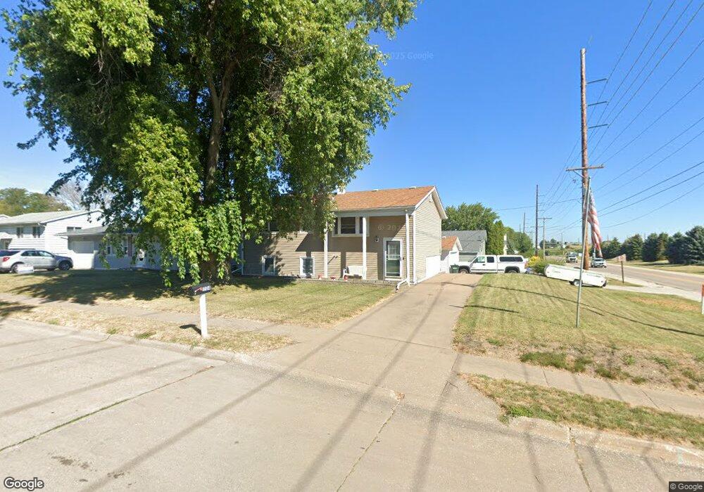 1704 W 68th St, Davenport, IA 52806 - photo 1