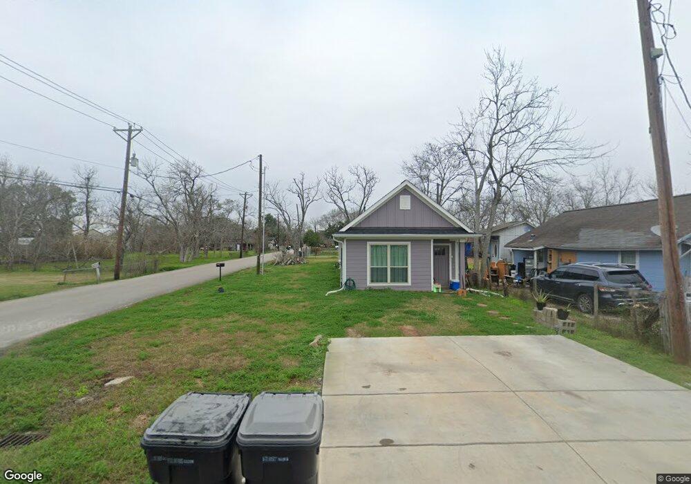 1302 Rice St, Alvin, TX 77511 - photo 1