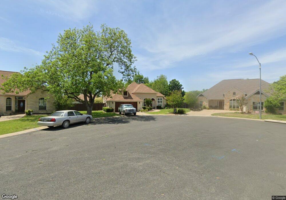 613 Persimmon Ct, Fredericksburg, TX 78624 - photo 1