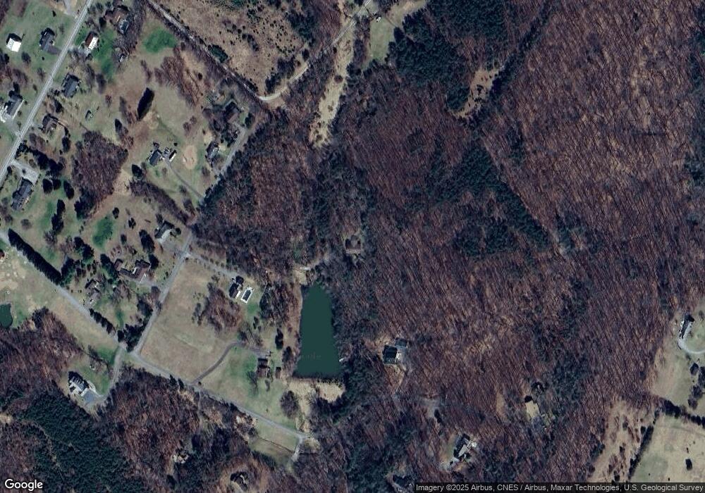 102 Hull Dr, Berkeley Springs, WV 25411 - photo 1