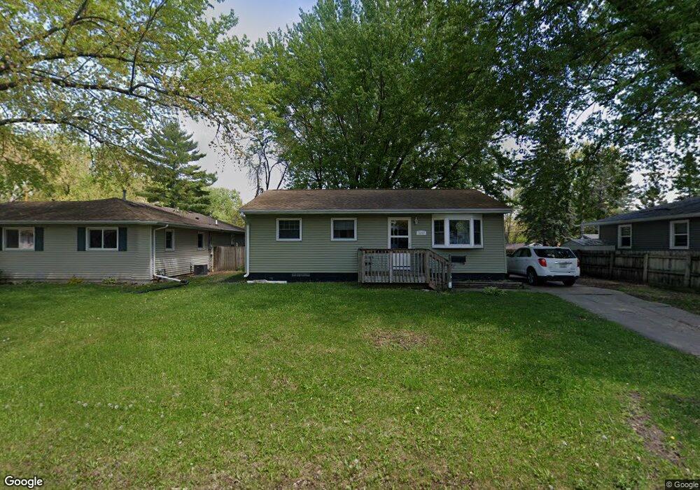 1287 Saint Andrews Ave, Waterloo, IA 50701 - photo 1