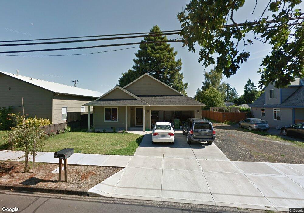 1574 E 2nd St, Newberg, OR 97132 - photo 1