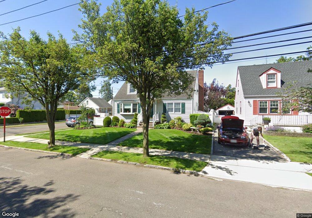 235 Barwick Blvd, Mineola, NY 11501 - photo 1