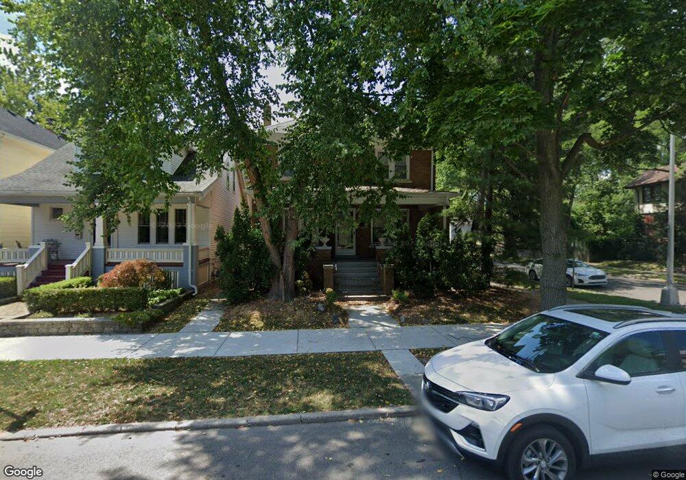 1099 Lakepointe St, Grosse Pointe Park, MI 48230 - photo 1