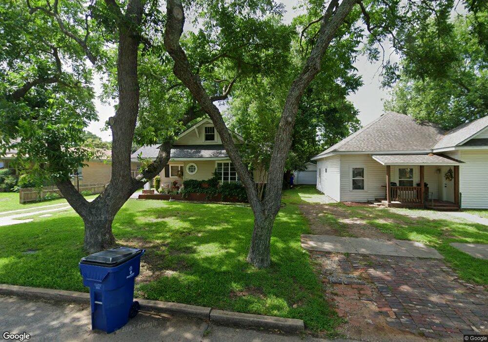 1322 W Woodard St, Denison, TX 75020 - photo 1