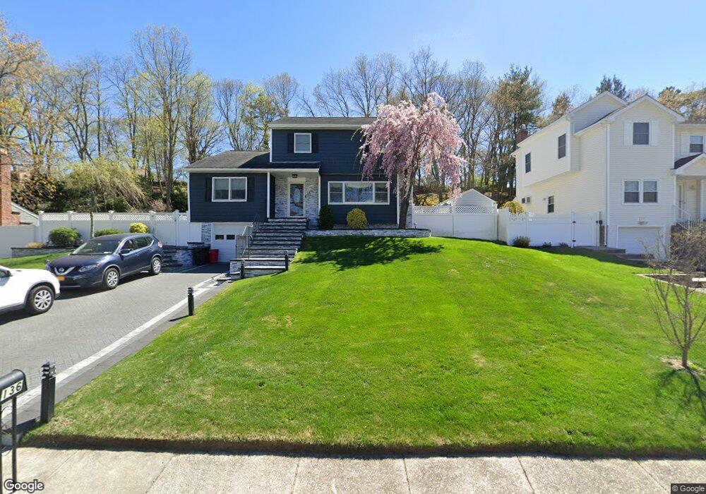 136 Cornell Dr, ComMacK, NY 11725 - photo 1