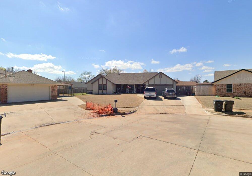 1819 Shelly Ct, Moore, OK 73160 - photo 1