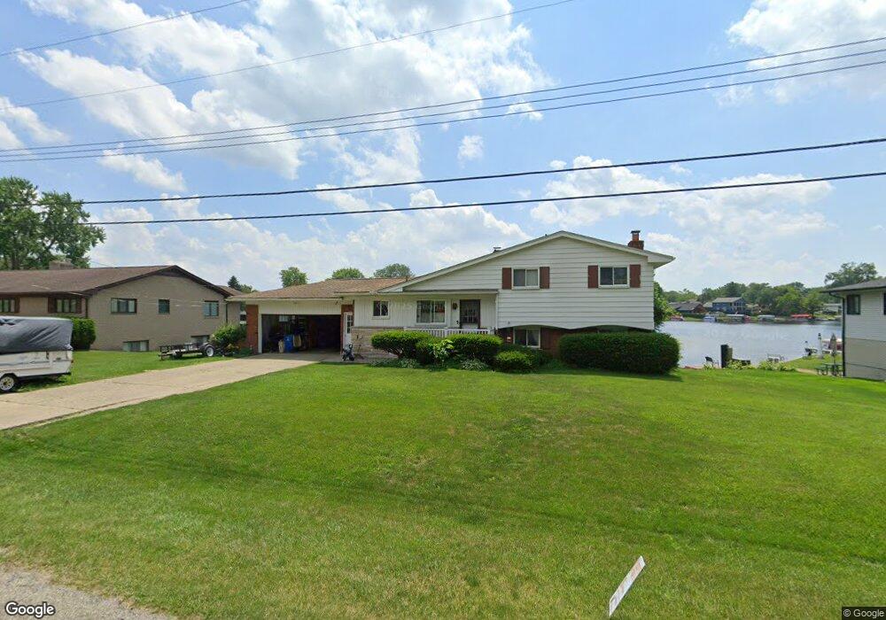 3811 Dill Dr, Waterford, MI 48329 - photo 1