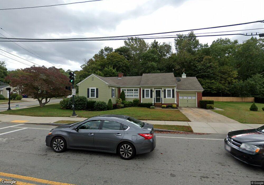 452 Hawthorn St, New Bedford, MA 02740 - photo 1