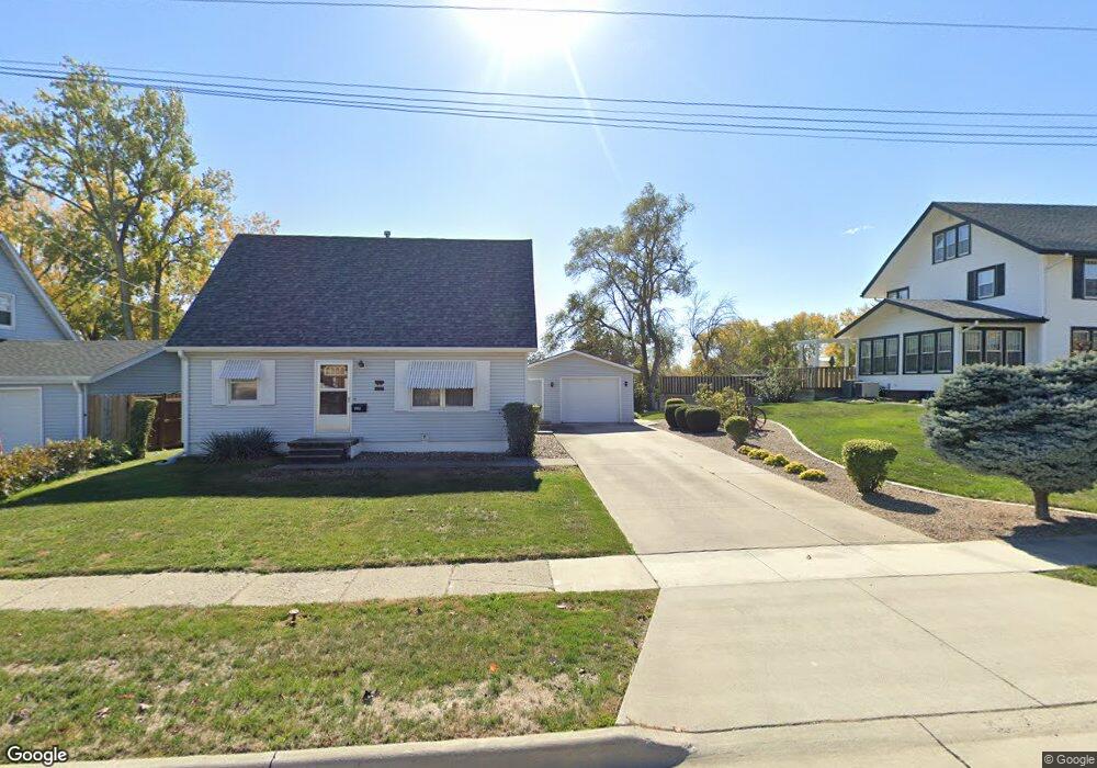 1401 N 4th Ave W, Newton, IA 50208 - photo 1