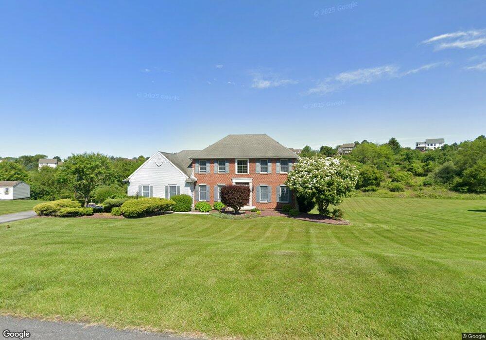 4677 Cortland Dr, Orefield, PA 18069 - photo 1