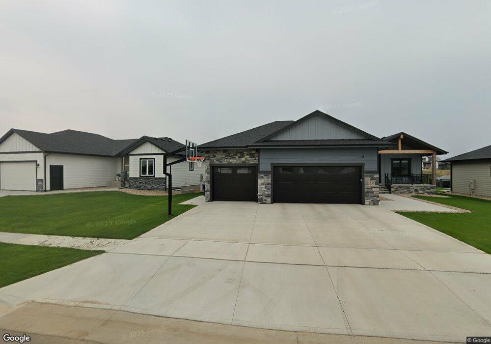 5609 E Saddle Ridge Cir, Sioux Falls, SD 57110 - photo 1