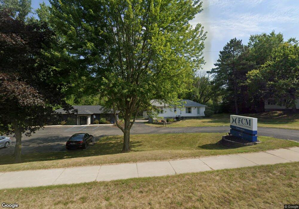 4915 Cascade Rd SE, Grand Rapids, MI 49546 - photo 1