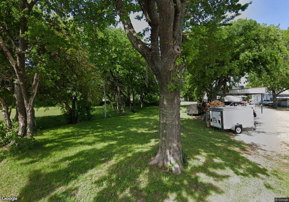 1030 N Dixon St, Gainesville, TX 76240 - photo 1