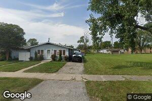 735 E 153rd St, Phoenix, IL 60426