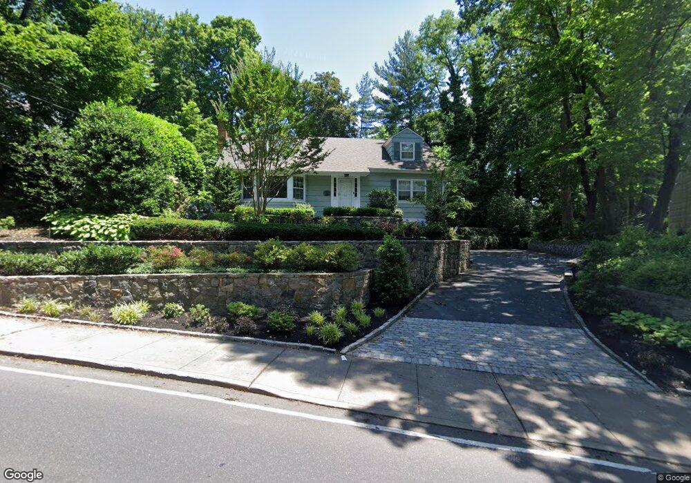 26 N Plandome Rd, Port Washington, NY 11050 - photo 1