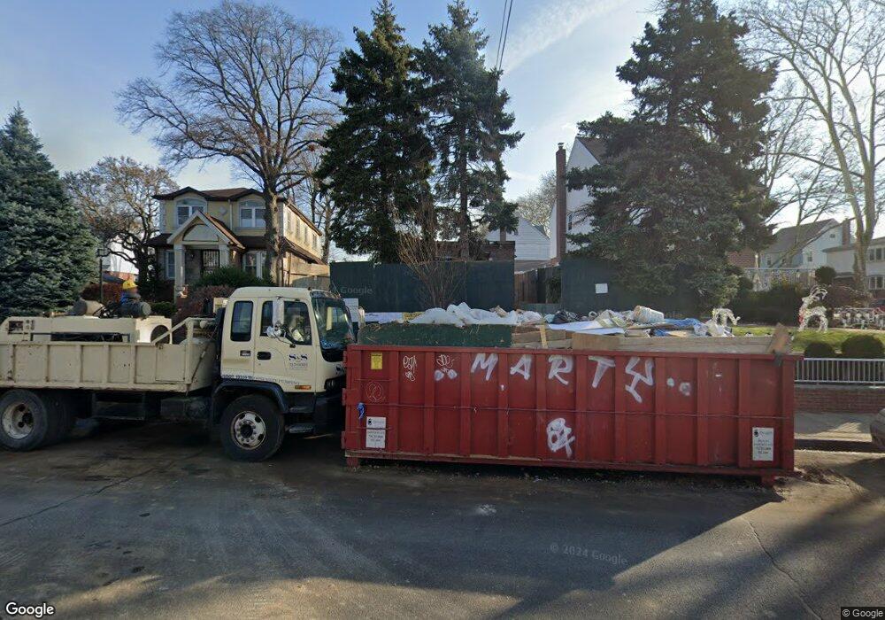 2315 Parsons Blvd, Whitestone, NY 11357 - photo 1