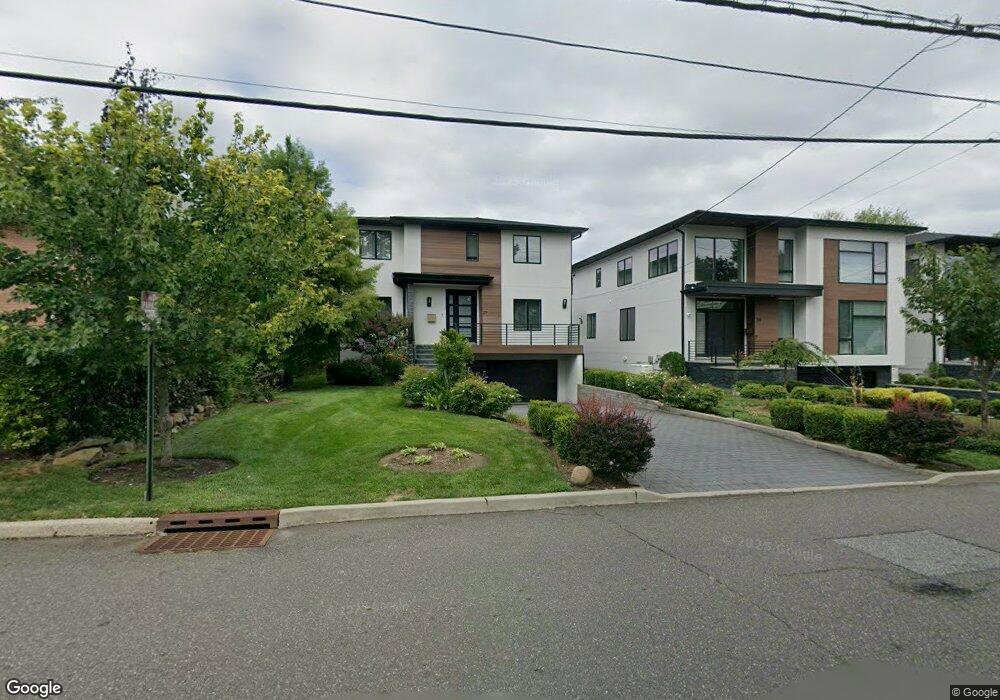 27 E Bayview Ave, Englewood Cliffs, NJ 07632 - photo 1