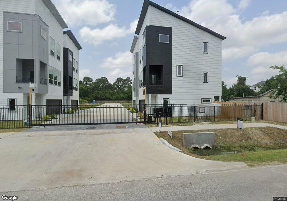 4703 Thornton Villas Ln, Houston, TX 77018 - photo 1