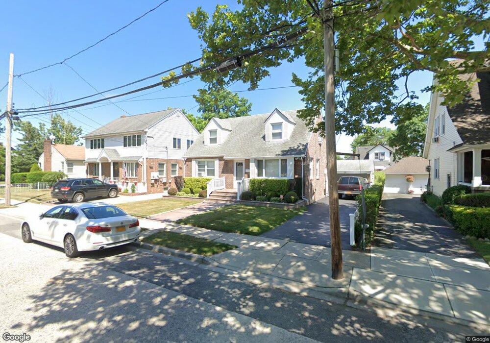 94 Woodlawn Ave, Valley Stream, NY 11581 - photo 1