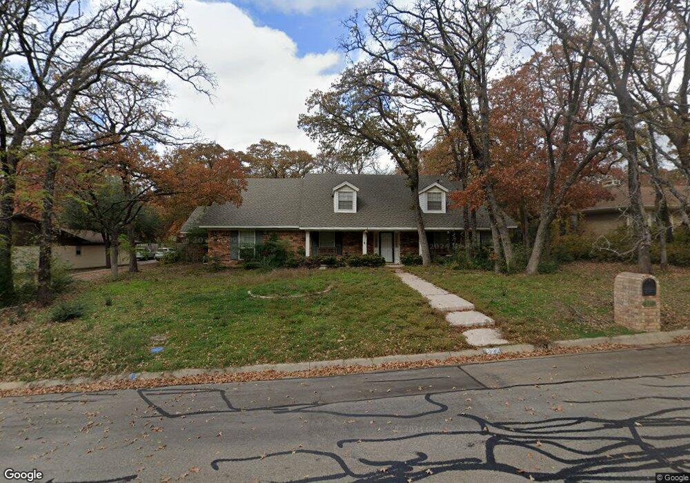 827 Ridgecrest Cir, Denton, TX 76205 - photo 1