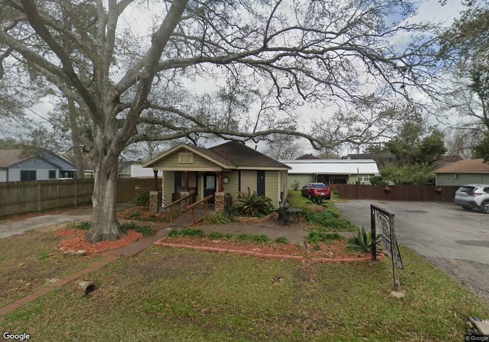 113 Jephson Dr, Alvin, TX 77511 - photo 1