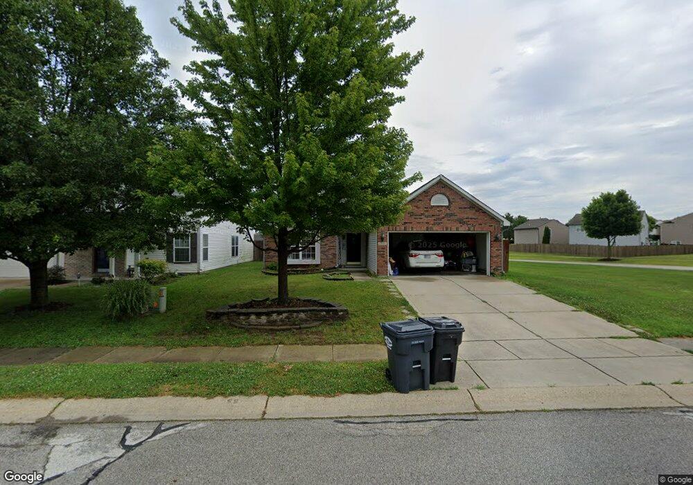 748 Scotch Pine Dr, Greenwood, IN 46143 - photo 1