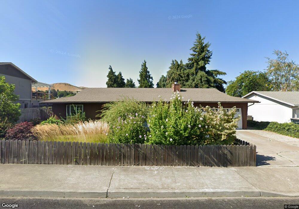 611 Sherman Dr, the Dalles, OR 97058 - photo 1