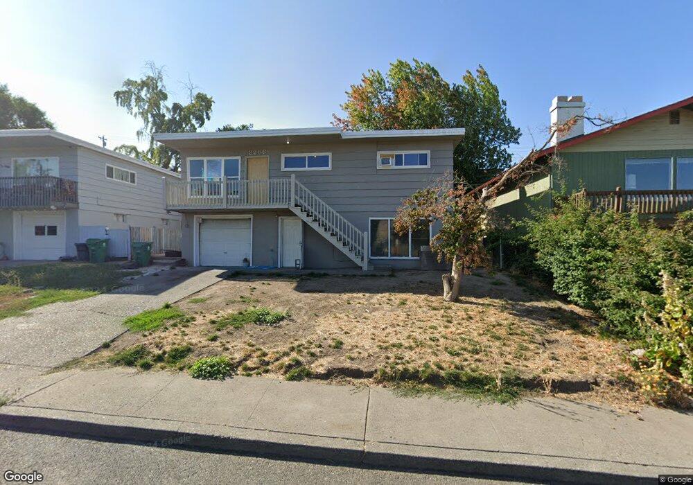 2206 E 13th St, the Dalles, OR 97058 - photo 1