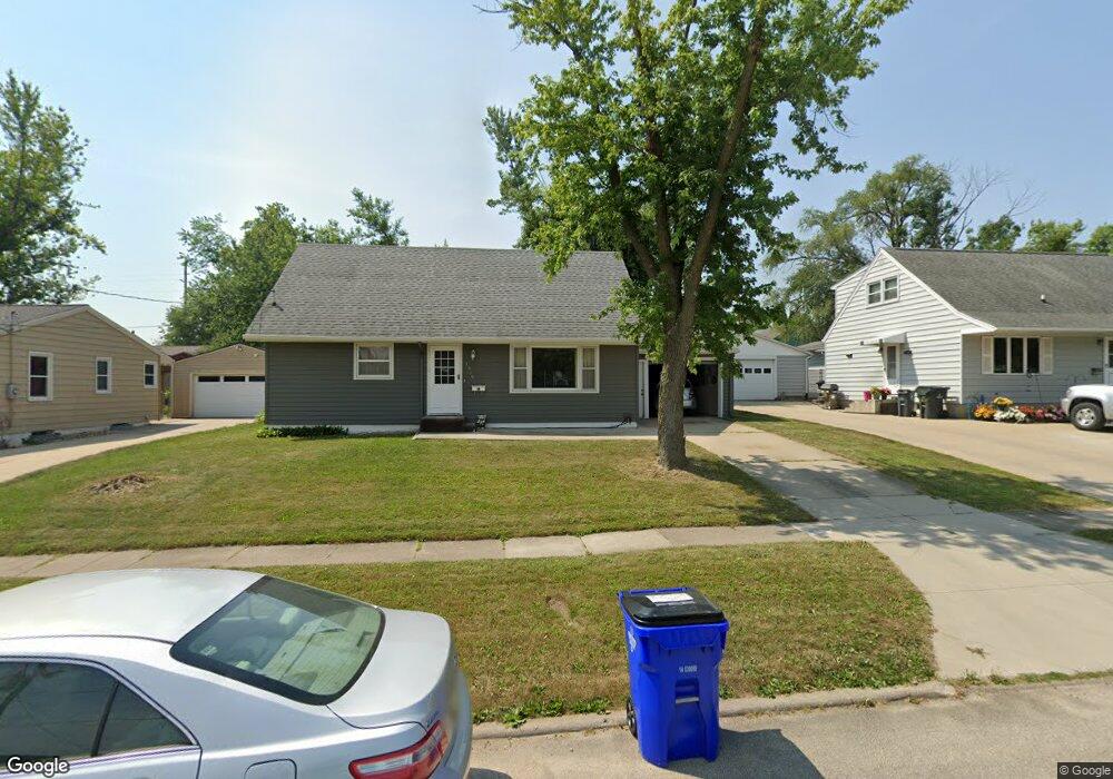3519 H Ave NW, Cedar Rapids, IA 52405 - photo 1