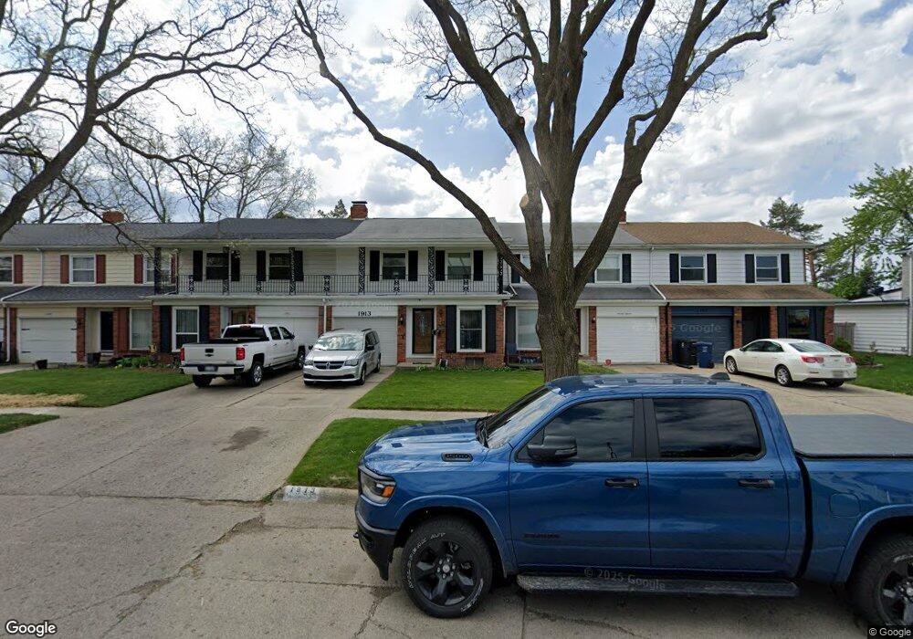 1913 Laurel Oak Dr, Flint, MI 48507 - photo 1