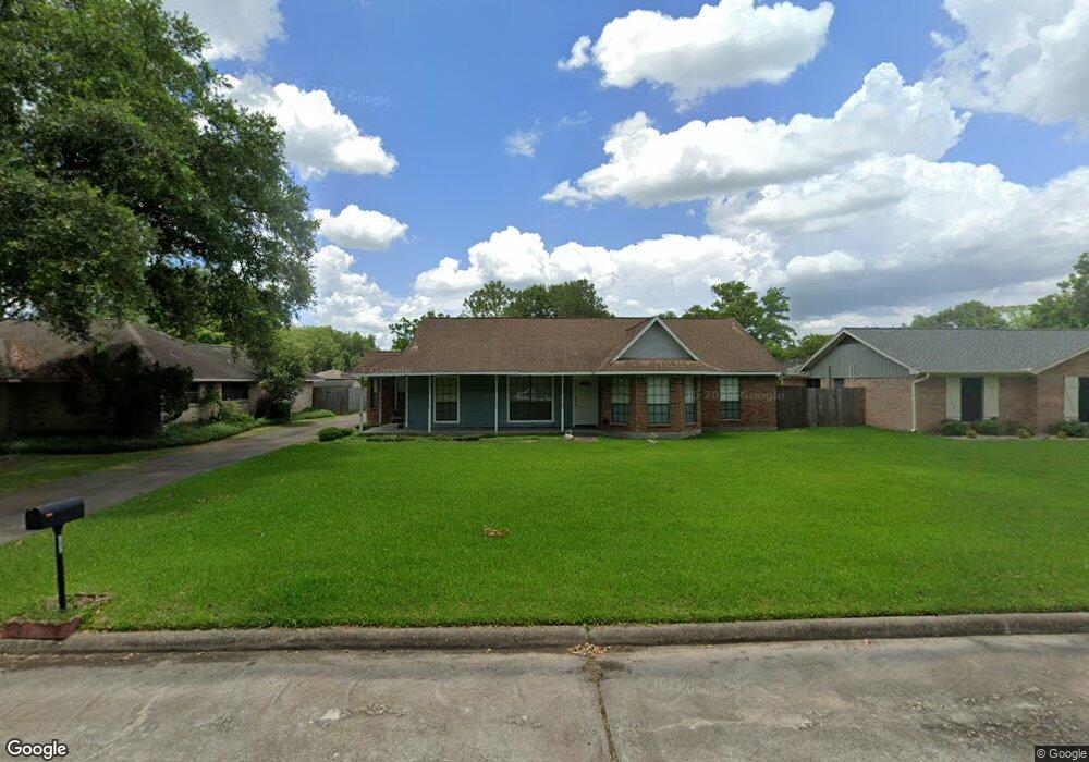 202 W Sherwood Dr, Alvin, TX 77511 - photo 1
