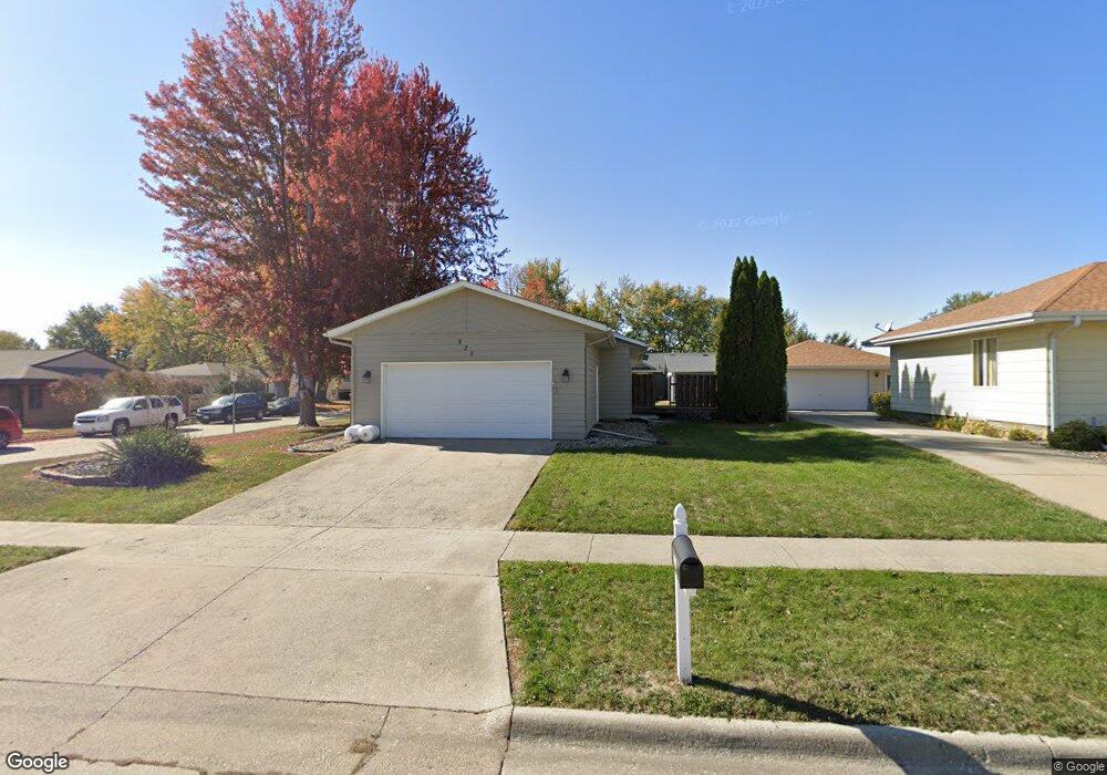 825 E 15th St N, Newton, IA 50208 - photo 1