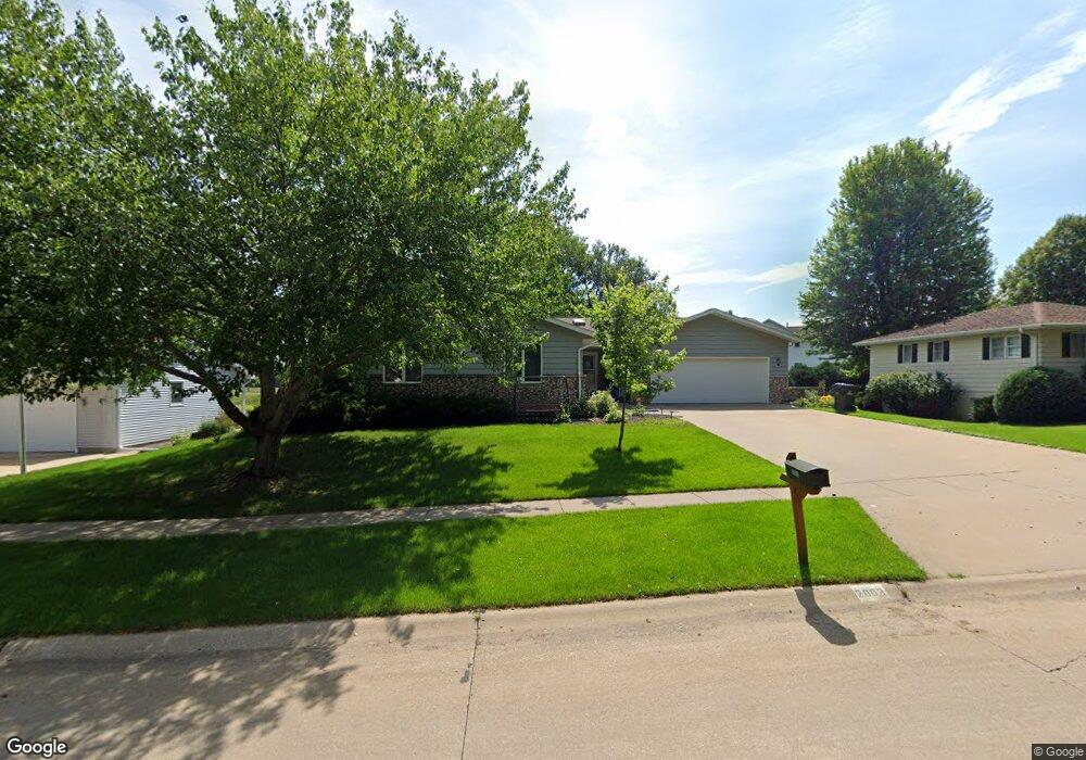 2003 Balsam Dr SW, Cedar Rapids, IA 52404 - photo 1