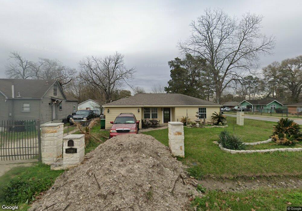 7902 Roswell St, Houston, TX 77022 - photo 1