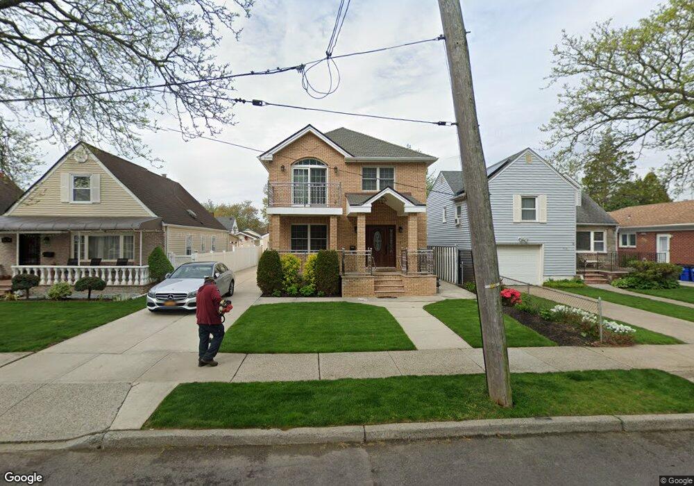 7930 268th St, Glen Oaks, NY 11004 - photo 1