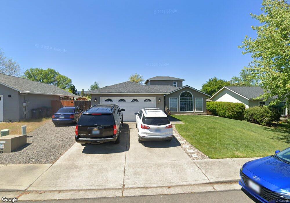 1131 Marilee St, Central Point, OR 97502 - photo 1