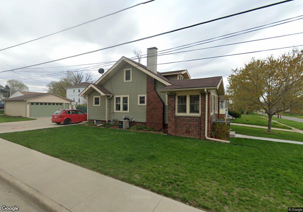 502 E 2nd St S, Newton, IA 50208 - photo 1