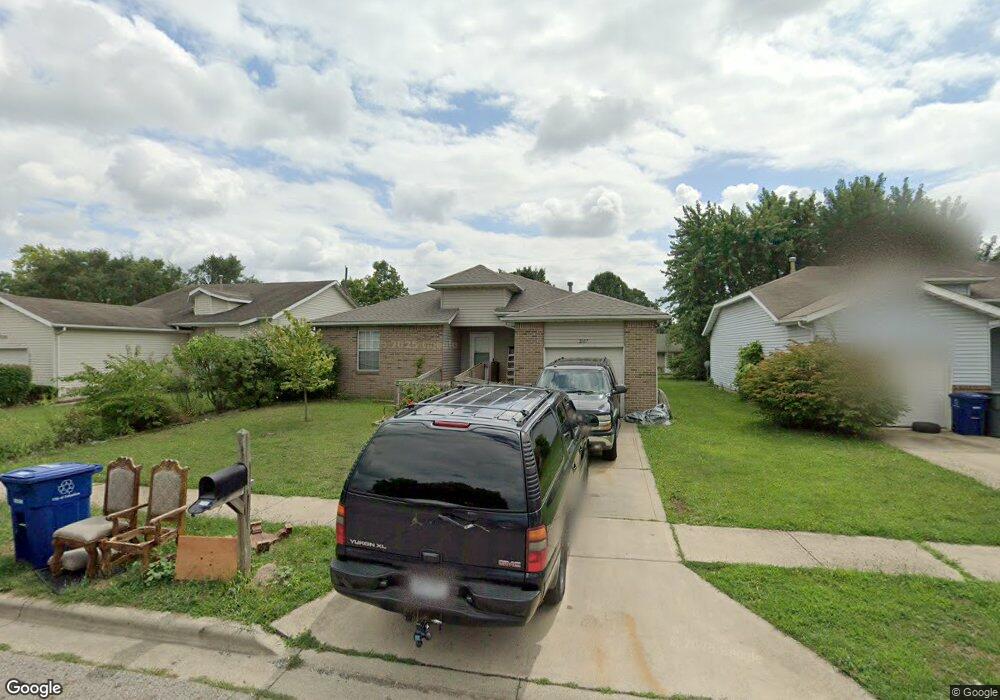 2107 Golden Leaf Ln, Columbus, OH 43223 - photo 1