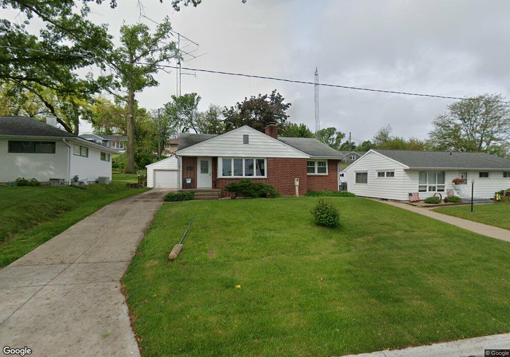 1212 20th St SW, Cedar Rapids, IA 52404 - photo 1