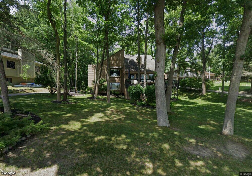 2450 Island View Dr, West Bloomfield, MI 48324 - photo 1