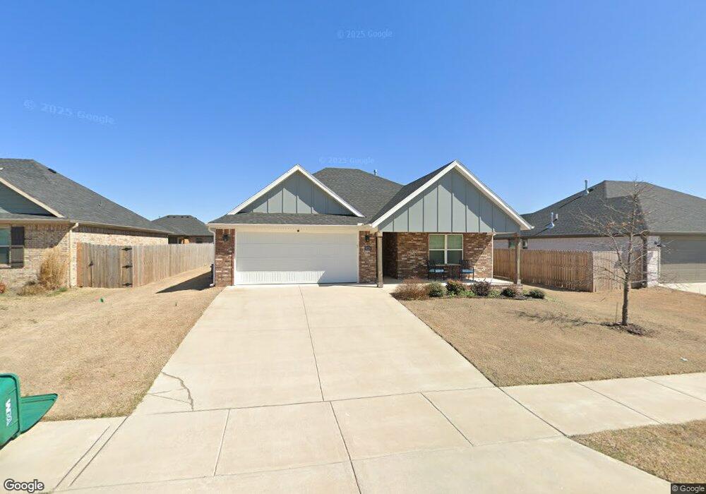 1026 Jameson St, Tontitown, AR 72762 - photo 1