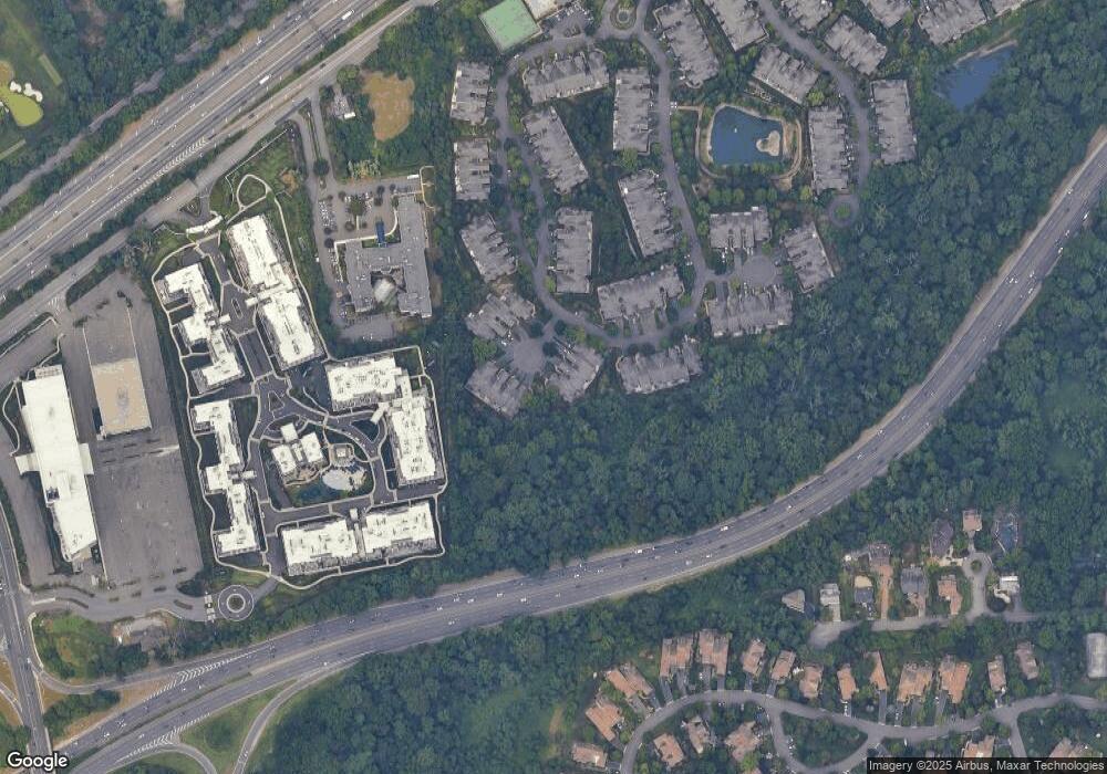 7 Lancaster Ct, Manhasset, NY 11030 - photo 1