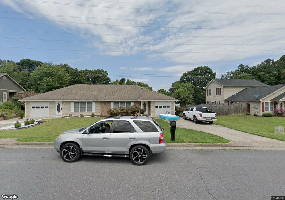 1069 Robinhood Ct, Harrisonburg, VA 22801 - photo 1