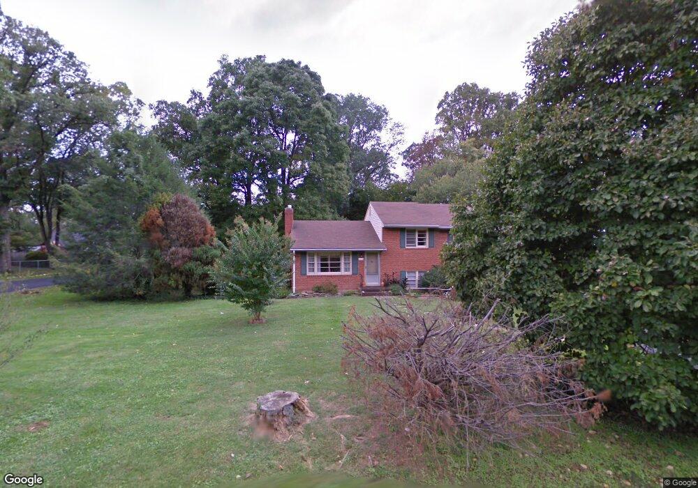 2112 Reynolds St, Falls Church, VA 22043 - photo 1