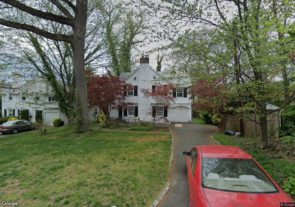 51 Foxhurst Ln, Manhasset, NY 11030 - photo 1