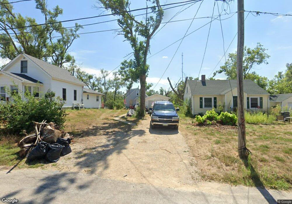 933 22nd Ave SW, Cedar Rapids, IA 52404 - photo 1